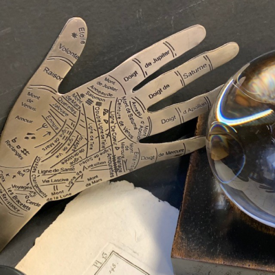Main de chiromancie en métal - Art de la Divination