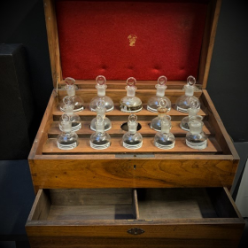 19th century portable pharmacy - Wooden apothecary cabinet