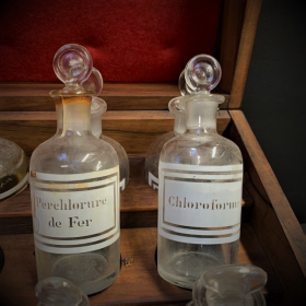 Pharmacie portative XIXème siècle - Cabinet d'apothicaire