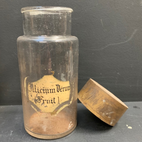 Illicium verum (Fruit) / Anis étoilé - Flacon de pharmacie - Herboristerie en verre soufflé - XIXème siècle