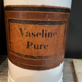Pot de pharmacie en faïence - Vaseline pure - XIXème siècle