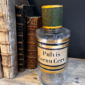 Stag horn powder - Antique pharmacy bottle - Pulvis Cornu Cerv: