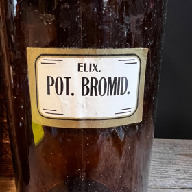 Elixir de Bromure de Potassium - Ancien et grand flacon brun de pharmacie anglaise