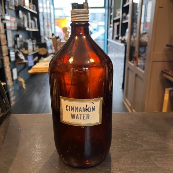 Cinnamon Water - Eau de Cannelle - Ancien et grand flacon brun de pharmacie anglaise