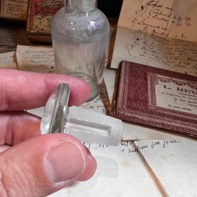 Flacon compte-goutte en verre blanc - Apothicaire - Pharmacie