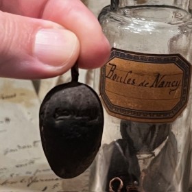 Boule de Nancy in it's pharmacy box - Vulnerary Ball - Steel Ball