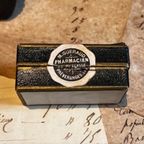 Boule de Nancy in it's pharmacy box - Vulnerary Ball - Steel Ball