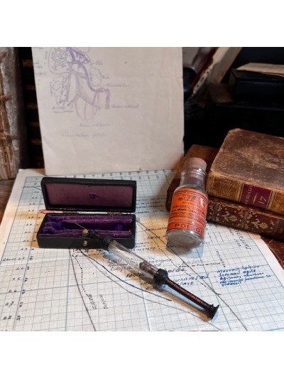 Antique hypodermic syringe...