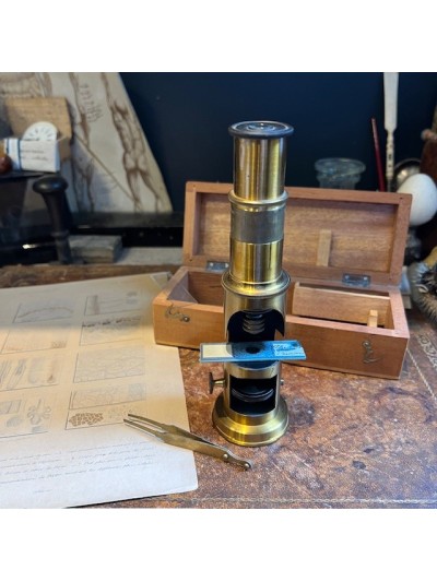 Microscope à tambour en...