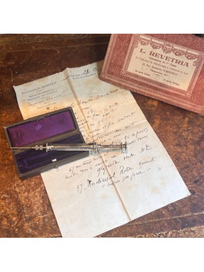 Antique hypodermic syringe...