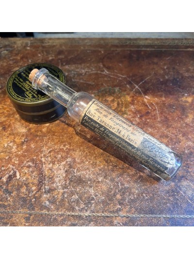 Eau des Carmes Déchaussées Boyer - Antique pharmacy bottle -Apothecary