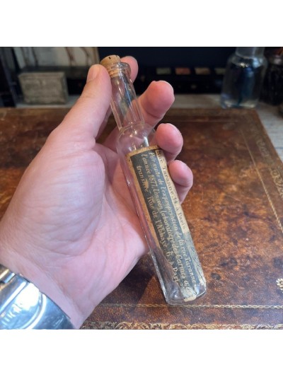 Eau des Carmes Déchaussées Boyer - Antique pharmacy bottle -Apothecary
