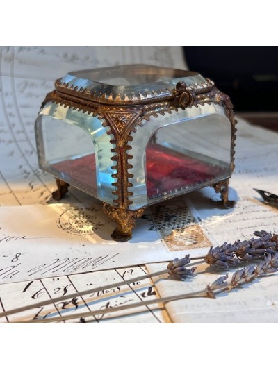 Boite reliquaire du XIXème siècle - Coffret à bijoux