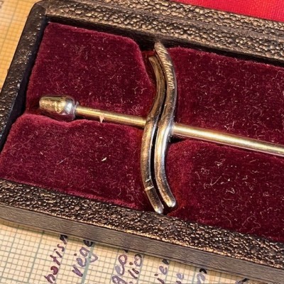 Aiguille - Trocard du Dr Léon Finelle dans son étui