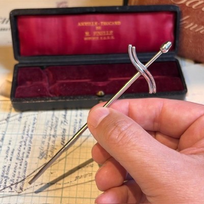 Needle - Dr. Léon Finelle's trocar in its case - Early 20th century