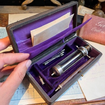 Syringe for antidiphteria serum - Dr Roux's method - XXth century