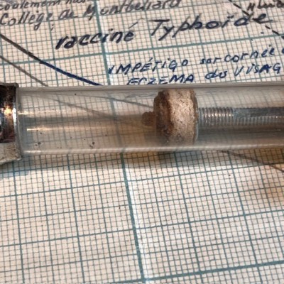 Seringue de Pravaz à ailettes - XIXème siècle dans son étui