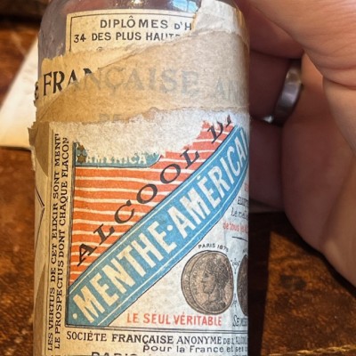 Antique American mint alcohol bottle - Pharmacy bottle