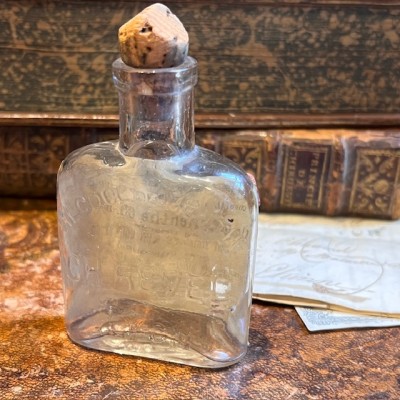 Alcool de menthe REVEL à Lyon - Flacon ancien de pharmacie