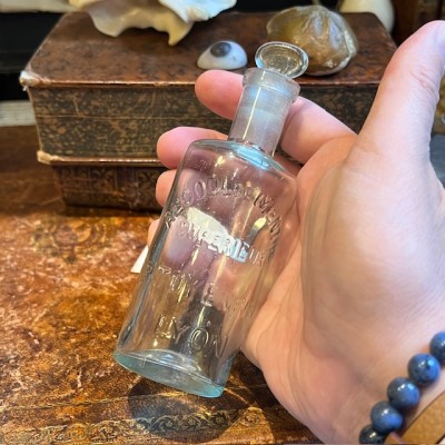 Alcool de menthe TOYE à Lyon - Flacon ancien de pharmacie