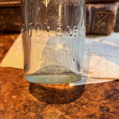 Alcool de menthe TOYE à Lyon - Flacon ancien de pharmacie