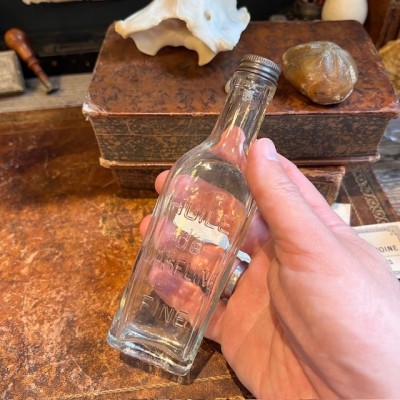 Hirondelle fine vaseline oil - Antique pharmacy bottle - Apothecary
