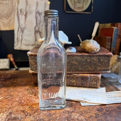 Hirondelle fine vaseline oil - Antique pharmacy bottle - Apothecary
