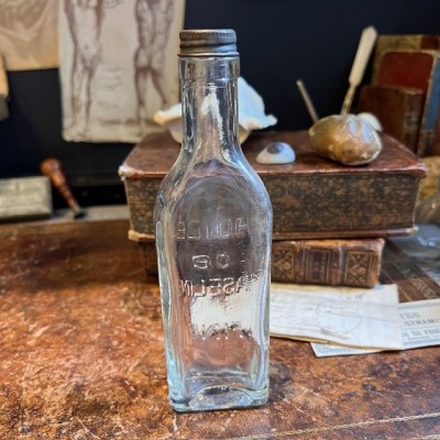 Huile de Vaseline Hirondelle - Flacon ancien de pharmacie -Apothicaire