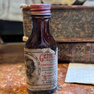 Gencivol for babies' teeth - Antique pharmacy bottle - Apothecary