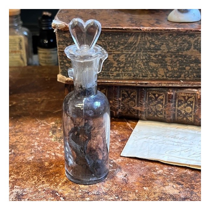 Unknown dropper - Heart stopper - Antique pharmacy bottle - Apothecary Unknown dropper - Heart stopper - Antique pharmacy bottle - Apothecary