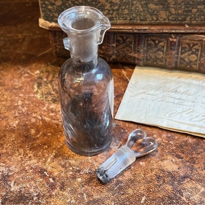 Unknown dropper - Heart stopper - Antique pharmacy bottle - Apothecary