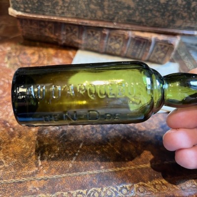 Eau d'Arquebuse de ND de Bon Secours - Flacon ancien de pharmacie