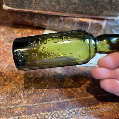 Eau d'Arquebuse - Antique pharmacy bottle - Apothecary