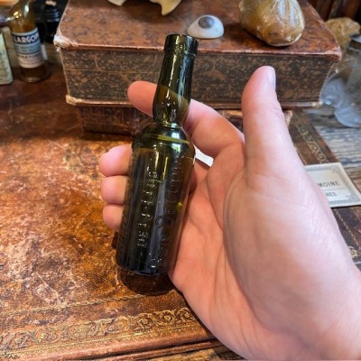 Eau d'Arquebuse - Antique pharmacy bottle - Apothecary