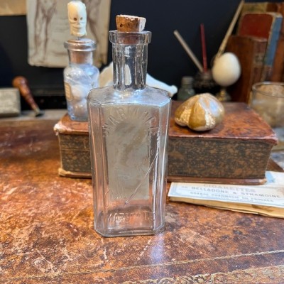Quinquina Essence - Marseille - Antique pharmacy bottle - Apothecary