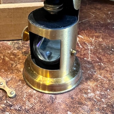 Antique drum microscope in wooden box with brass clamp - XIXth century