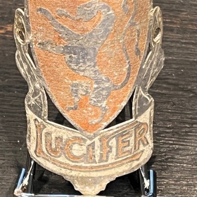 Génial Lucifer - Plaque de vélo vers 1940 - Tôle rouge
