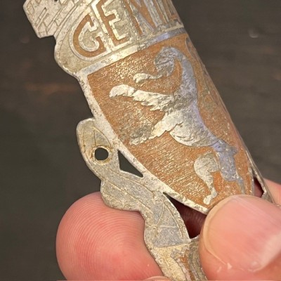 Génial Lucifer - Bicycle license plate circa 1940 - Red plate