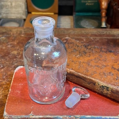 Alcool de menthe de RICQLES - Flacon ancien de pharmacie