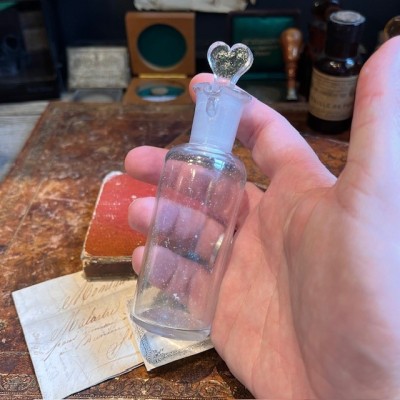 Antique glass dropper in white glass - Apothecary - Pharmacy