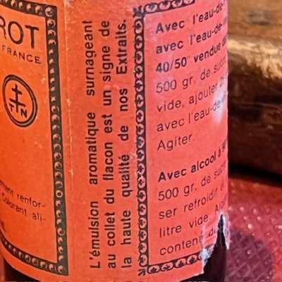 Extrait NOIROT - Crème Pêche artificielle - Flacon ancien de pharmacie
