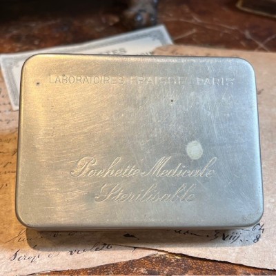 Antique Sterilizable Medical Kit - FRAISSE Laboratories - With Cocaïne