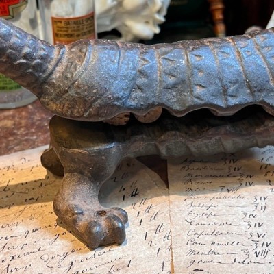 Armadillo - Pharmacy corkscrew in cast iron - XIXth century