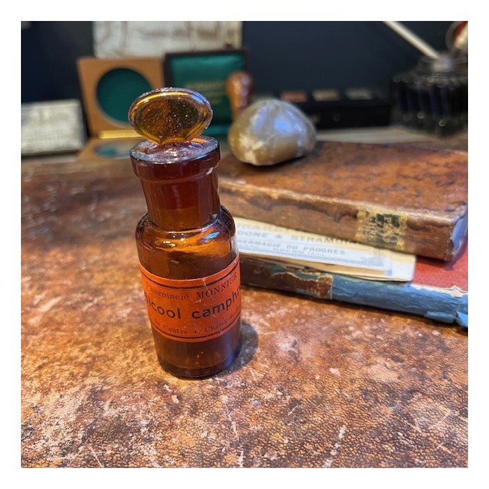 Alcool camphré - Antique pharmacy bottle - Apothecary Alcool camphré - Antique pharmacy bottle - Apothecary