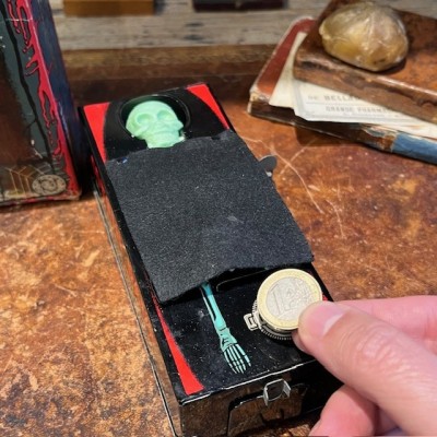 Tirelire cercueil - Automate squelette - Coffin Bank - Yone Japan