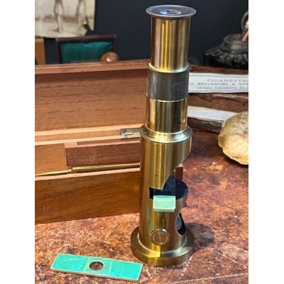 Antique drum microscope in wooden box with brass clamp - XIXth century