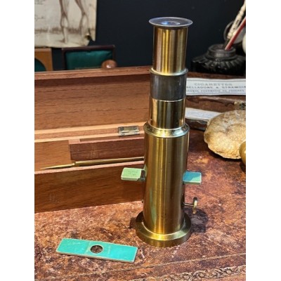 Antique drum microscope in wooden box with brass clamp - XIXth century