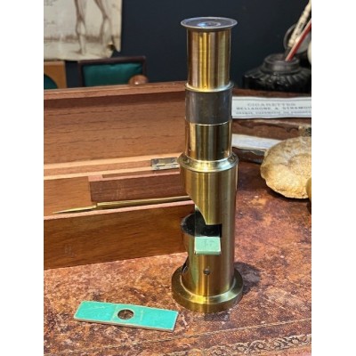 Antique drum microscope in wooden box with brass clamp - XIXth century