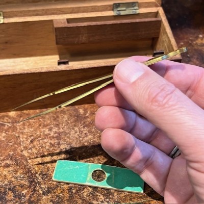 Microscope à tambour en laiton dans son coffret - XIXème siècle Microscope à tambour en laiton dans son coffret - XIXème siècle