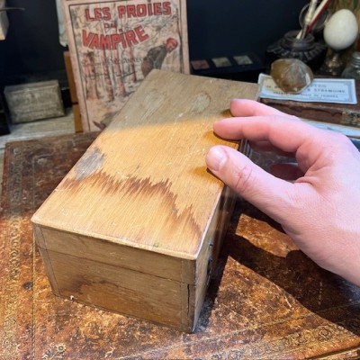 Microscope à colonne droite en laiton et crémaillère - XIXème siècle Microscope à colonne droite en laiton et crémaillère - XIXème siècle